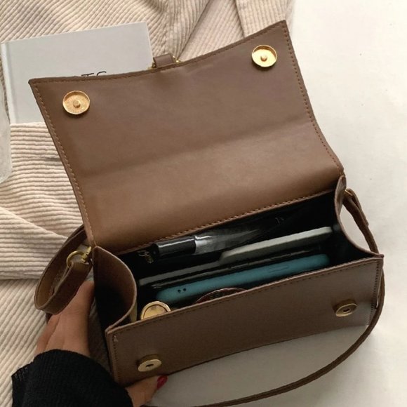 NEW "R" Graphic Satchel - Picture 4 of 5